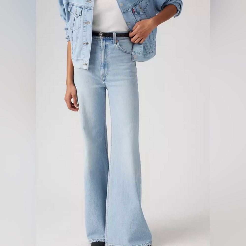 Levi’s Ribcage Bell Women’s Jeans - Picture 2 of 8